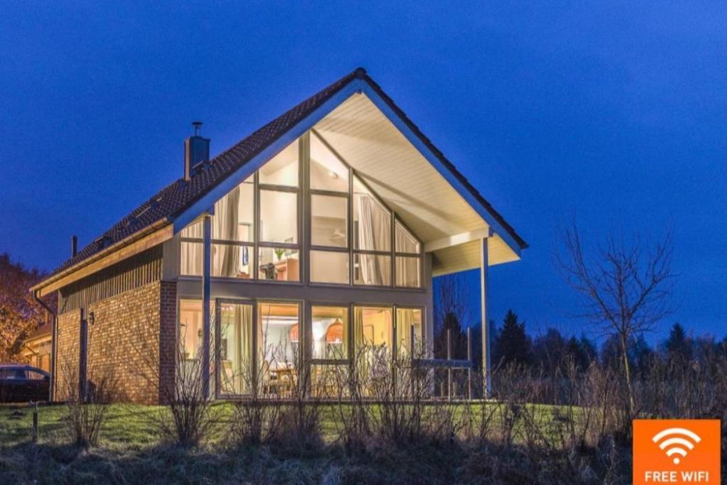 Вилла W7 - Sehr Schoenes Ferienhaus Mit Toller Lage Und Super Aussicht In Roebel An Der Mueritz Экстерьер фото